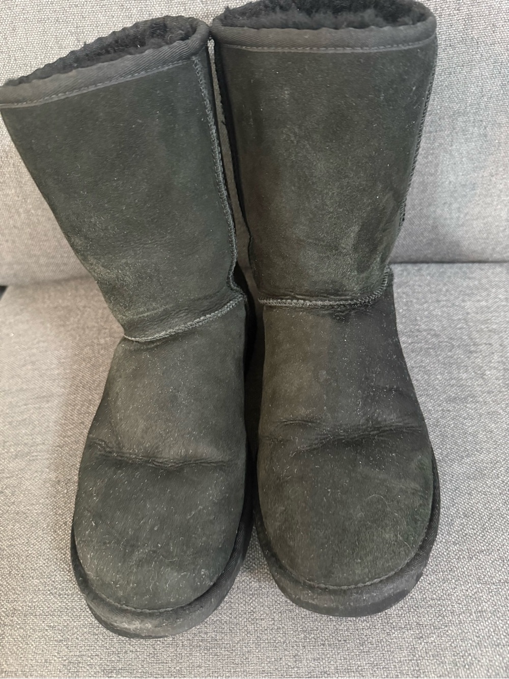 UGG Classic Short Shearling Boots in Black